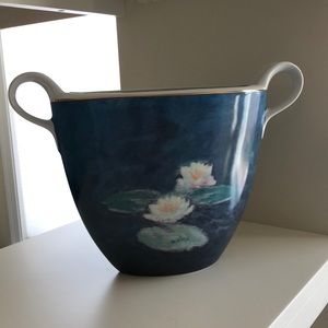 Goebel Artis Orbis Vase